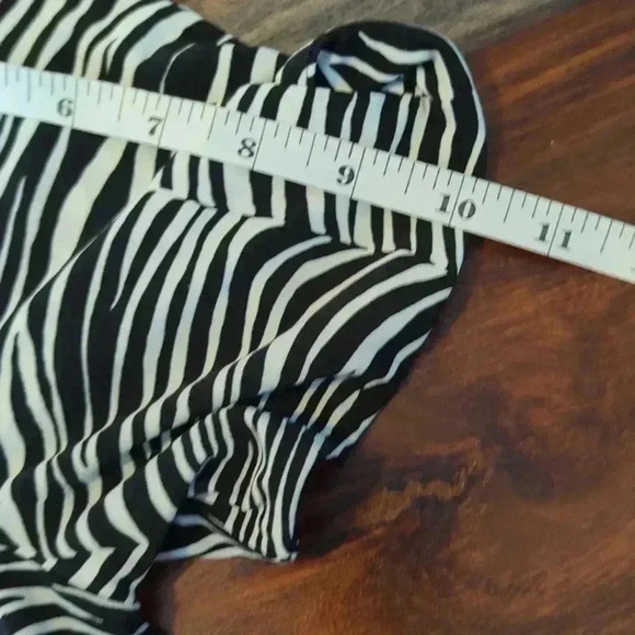 Ann Taylor women's zebra print blouse - Picture 7 of 8